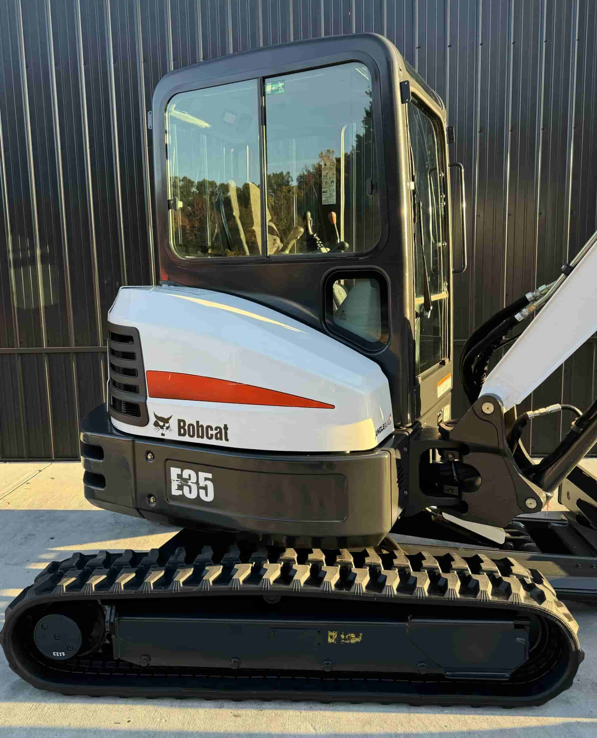 2017 BOBCAT E35
